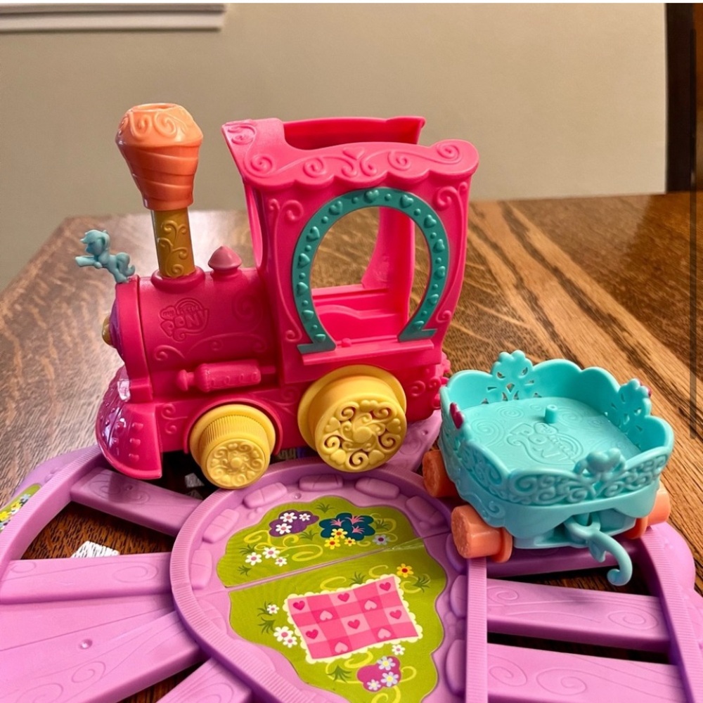 🌈 My Little Pony Toy Bundle - Picture 2 of 10